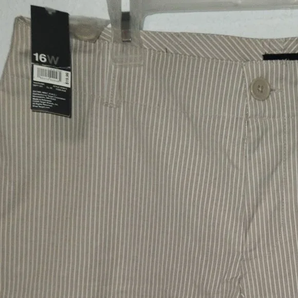 Mossino Ladie's stretch shorts,  in size 16W   NWT - Picture 4 of 12